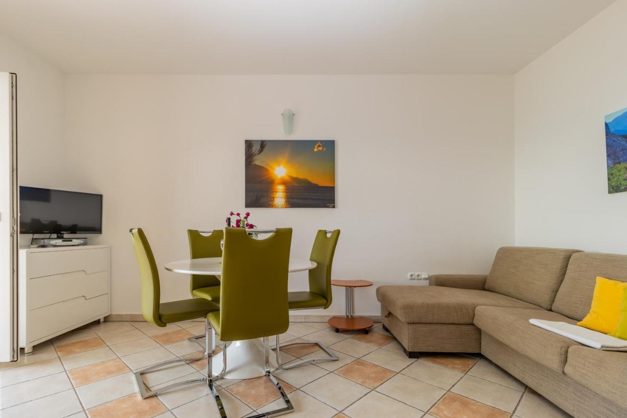 Luxury Apartments Villa Ruzmarina With New Heated Infinity Pool And Lounge Area Marusici  Zewnętrze zdjęcie