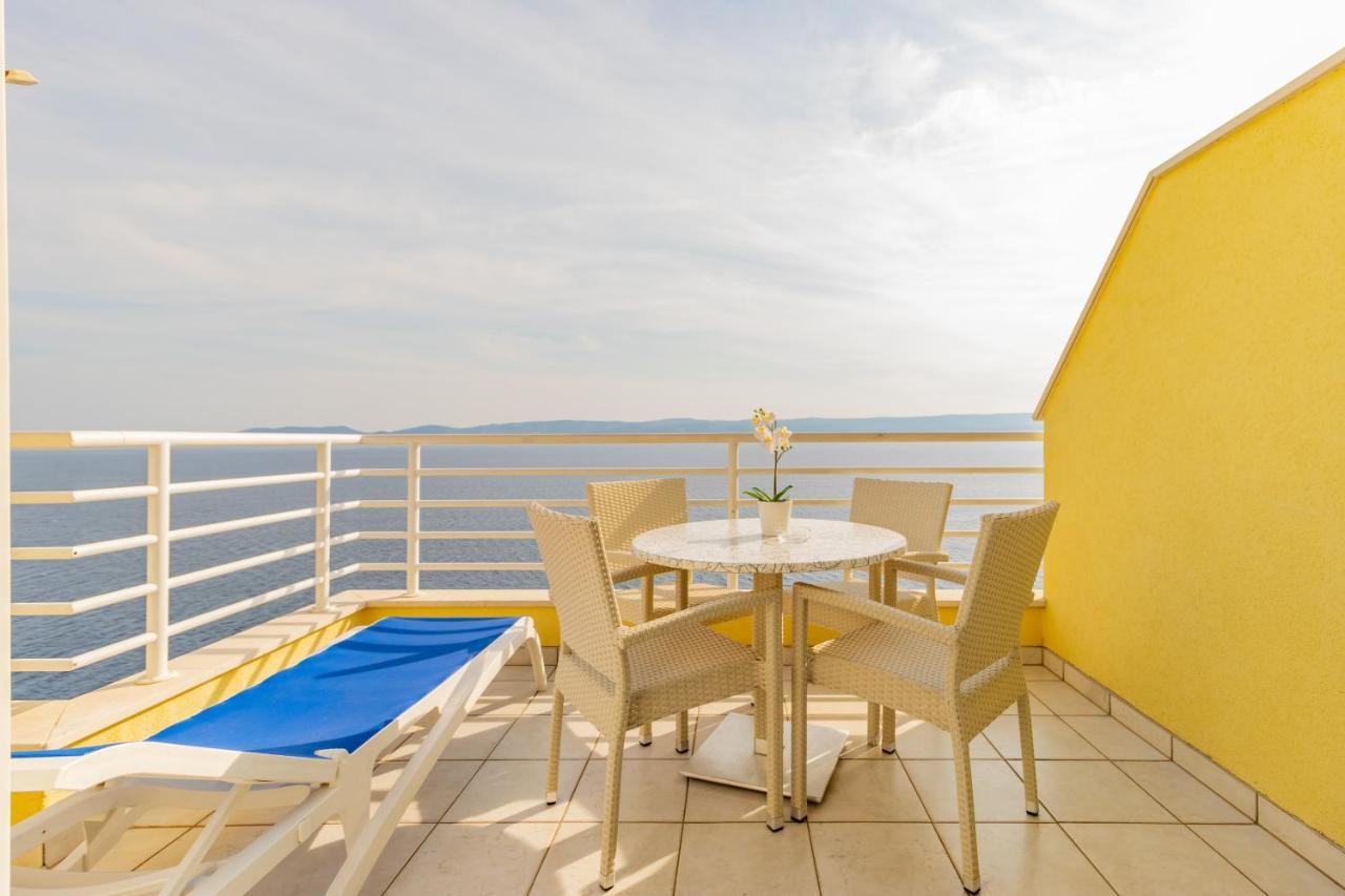 Luxury Apartments Villa Ruzmarina With New Heated Infinity Pool And Lounge Area Marusici  Zewnętrze zdjęcie